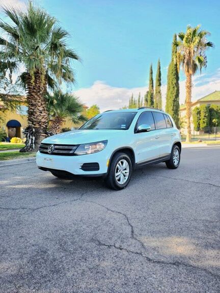 2017 VOLKSWAGEN Tiguan