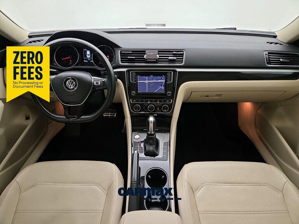 2019 VOLKSWAGEN Passat