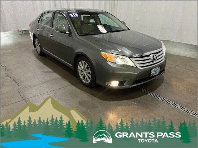 2011 TOYOTA Avalon