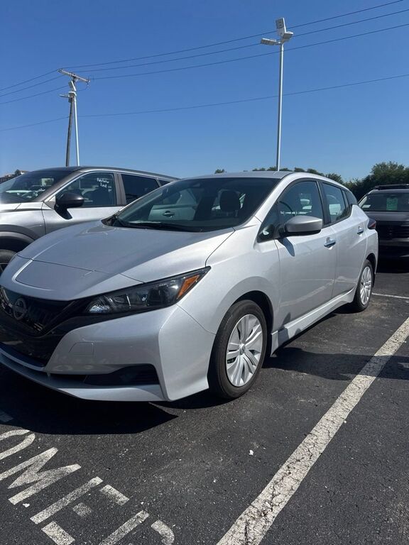 2025 NISSAN Leaf