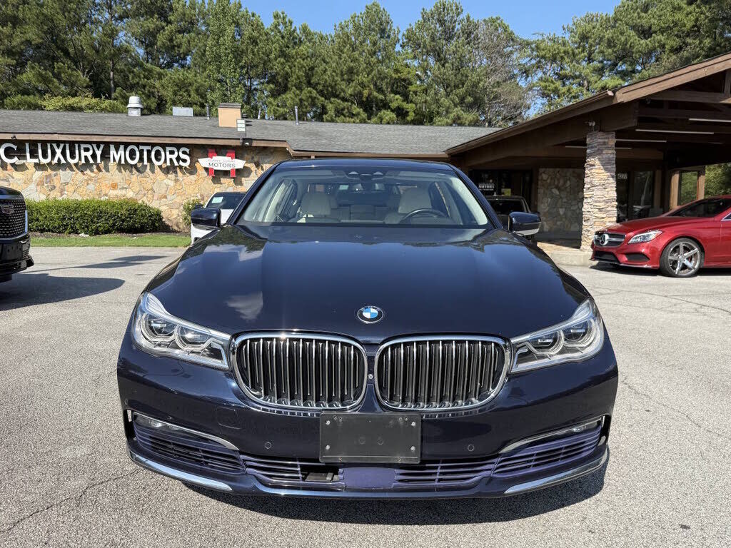 2016 BMW 750i