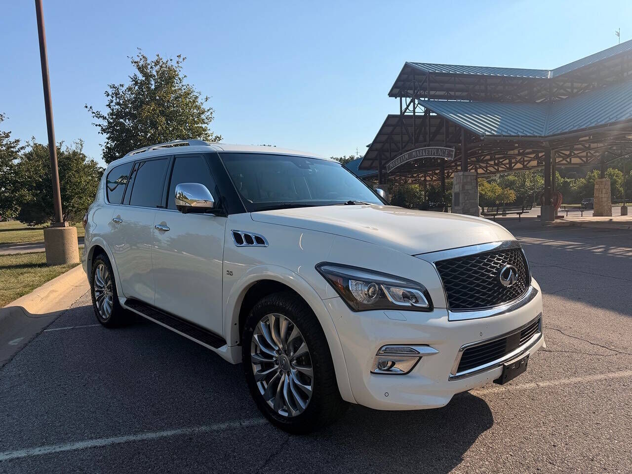 2017 INFINITI QX80