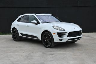 2016 PORSCHE Macan