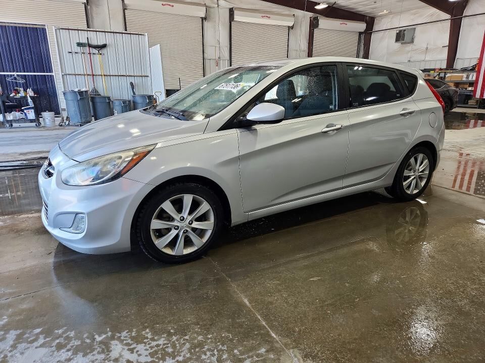 2012 HYUNDAI Accent