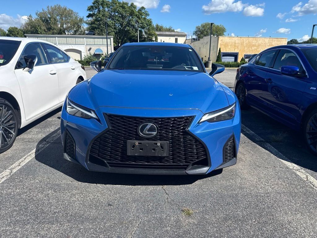 2023 Lexus IS