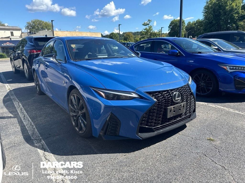 2023 LEXUS IS