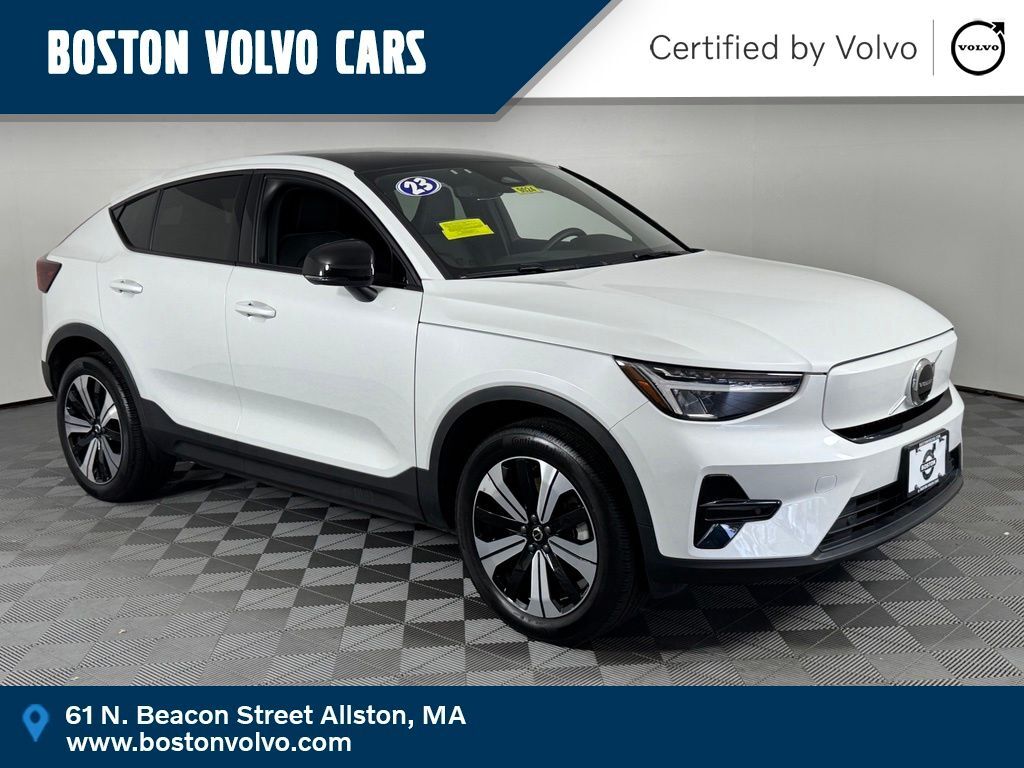 2023 VOLVO C40