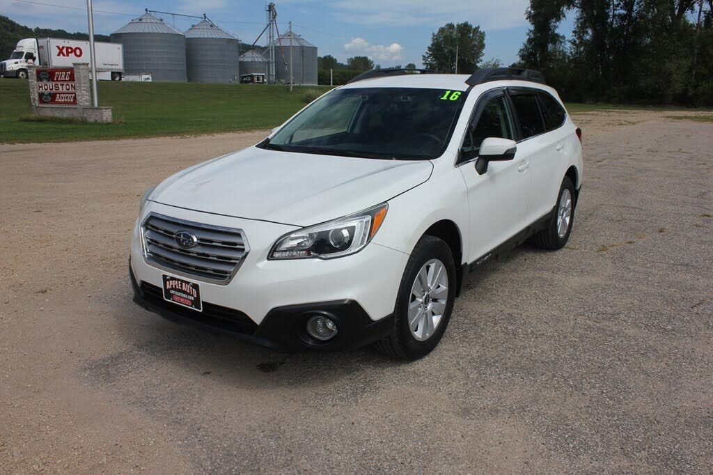 2016 SUBARU Outback