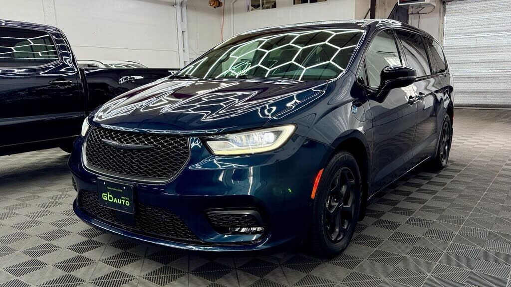 2023 CHRYSLER Pacifica