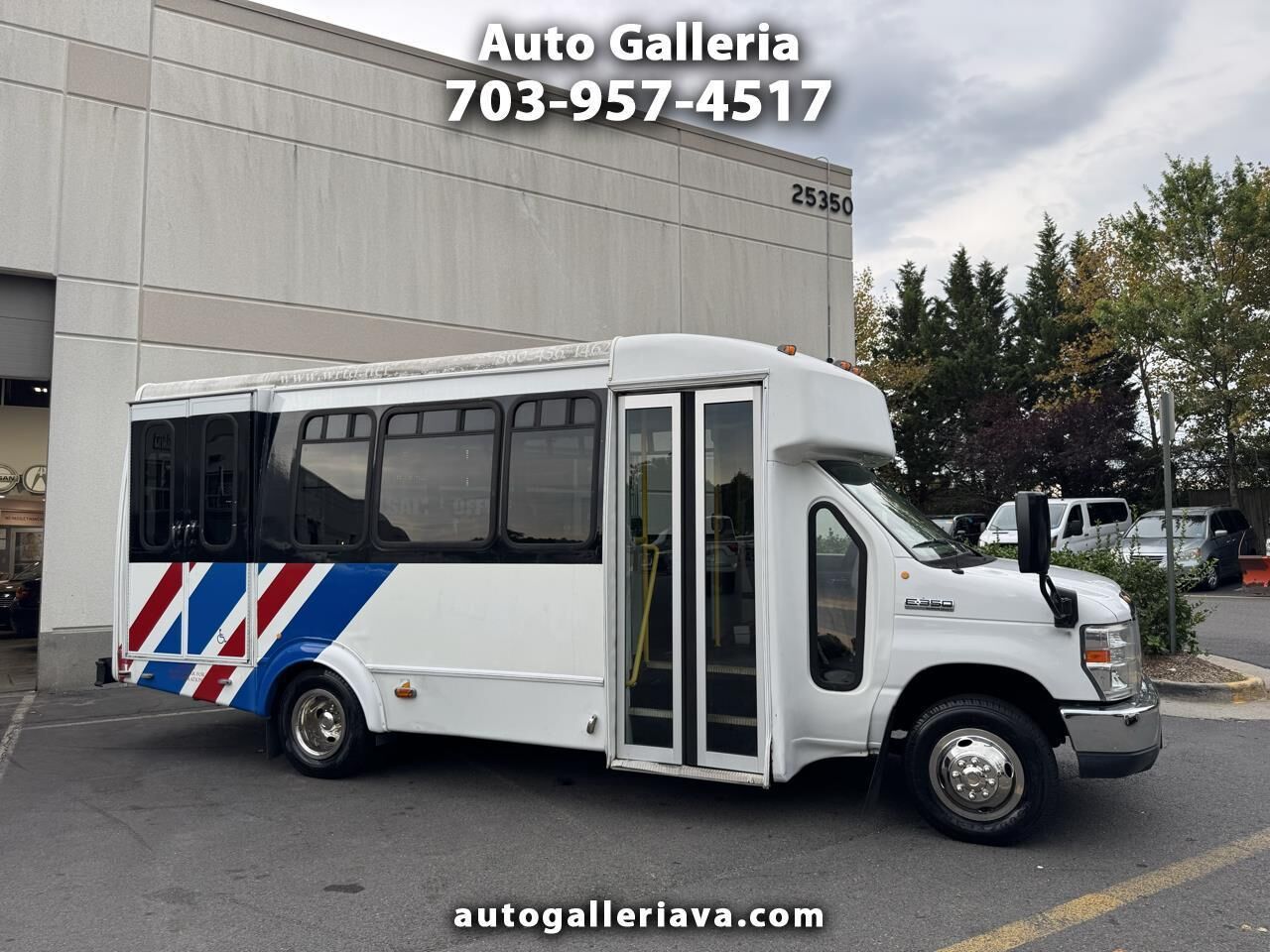 2012 FORD E-350