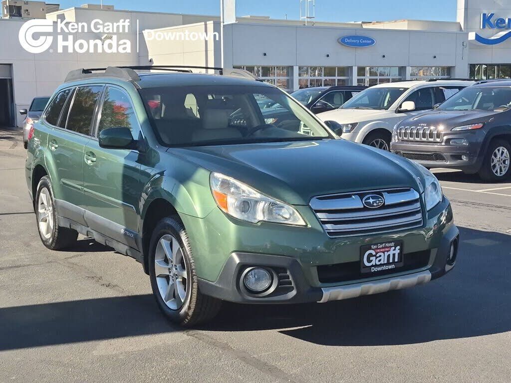 2013 SUBARU Outback