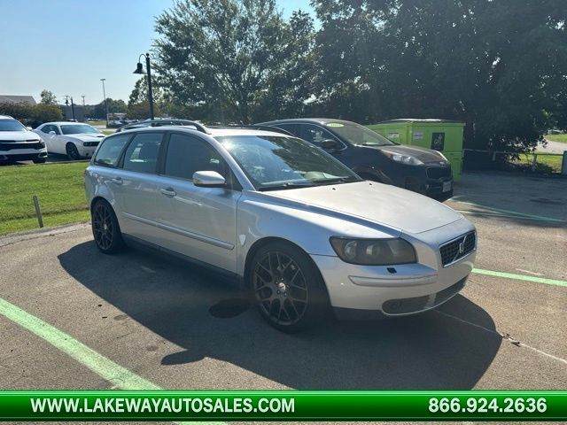 2005 VOLVO V50