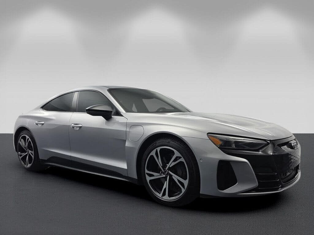 2022 AUDI e-tron