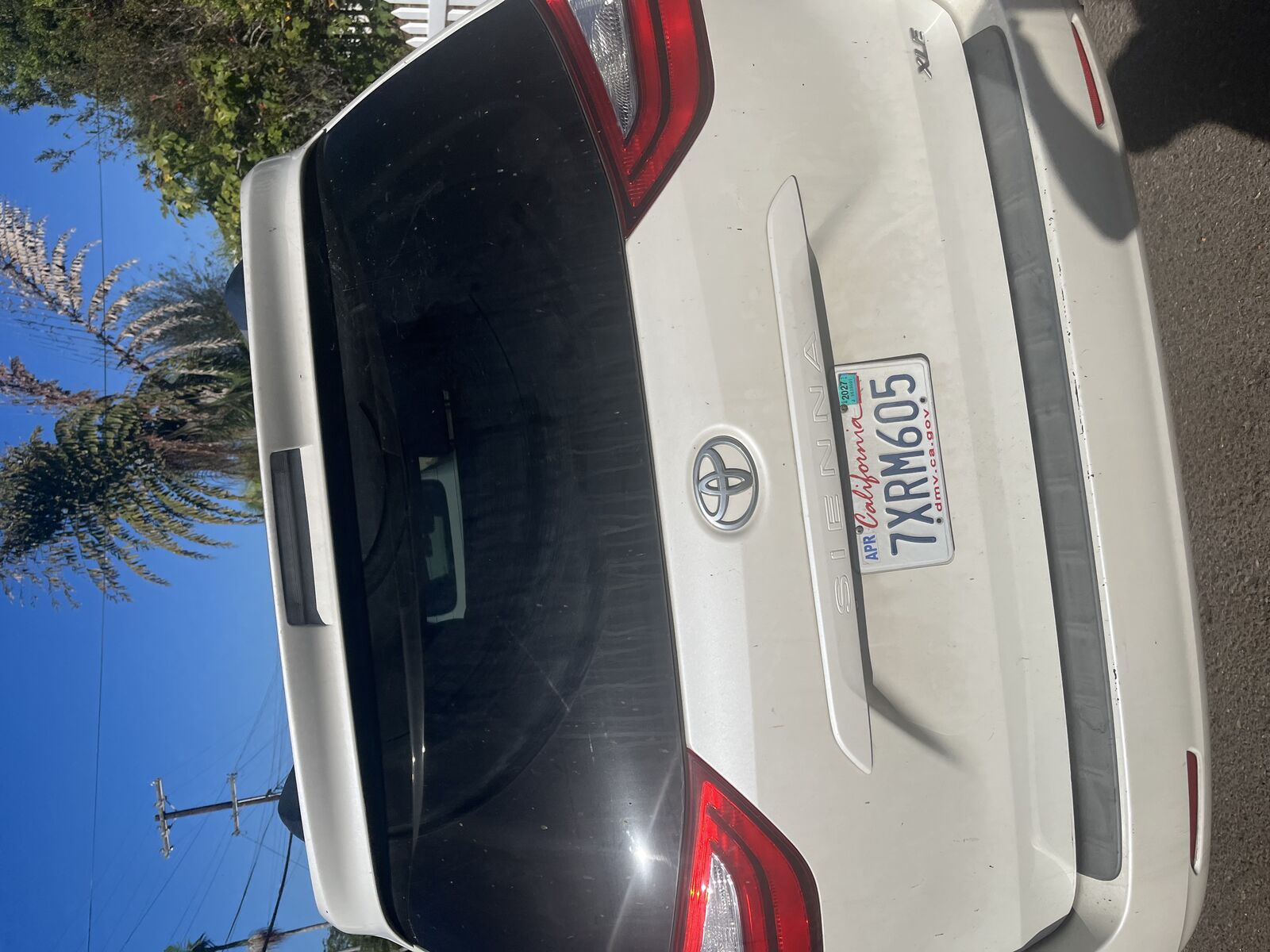 2017 TOYOTA Sienna
