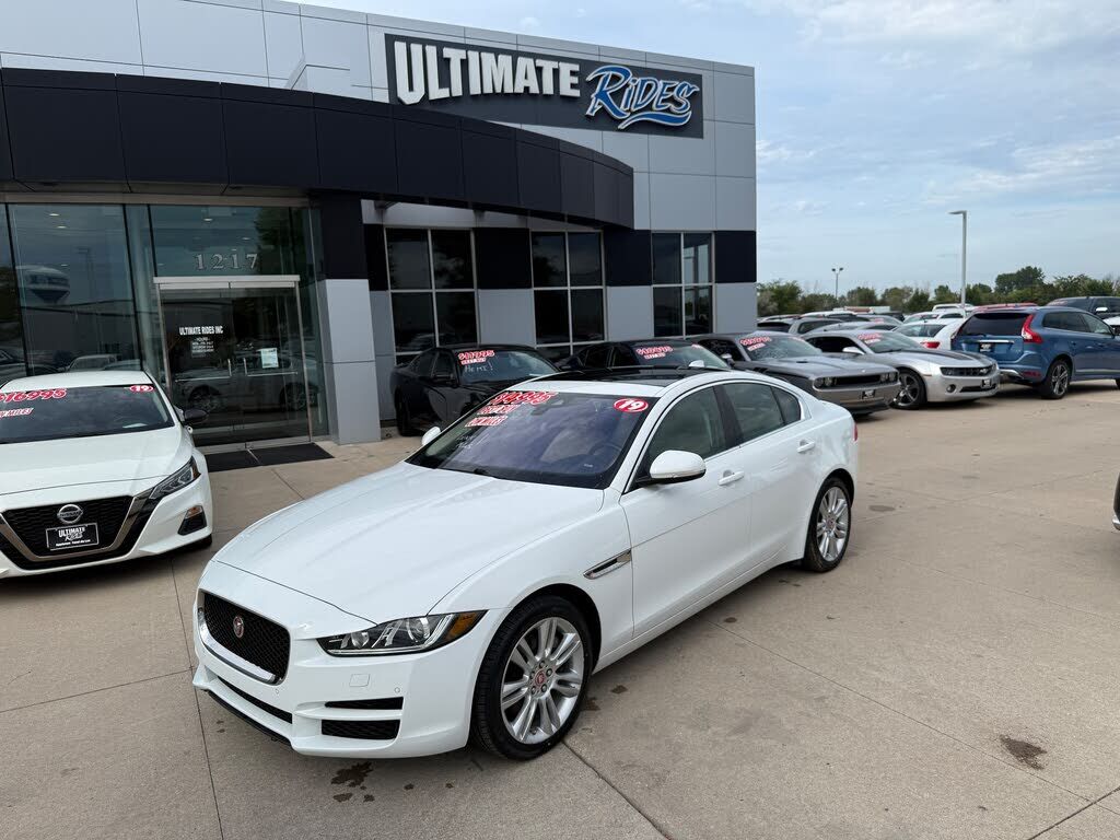 2019 JAGUAR XE