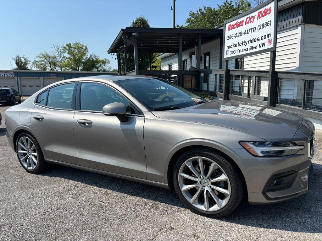 2021 VOLVO S60