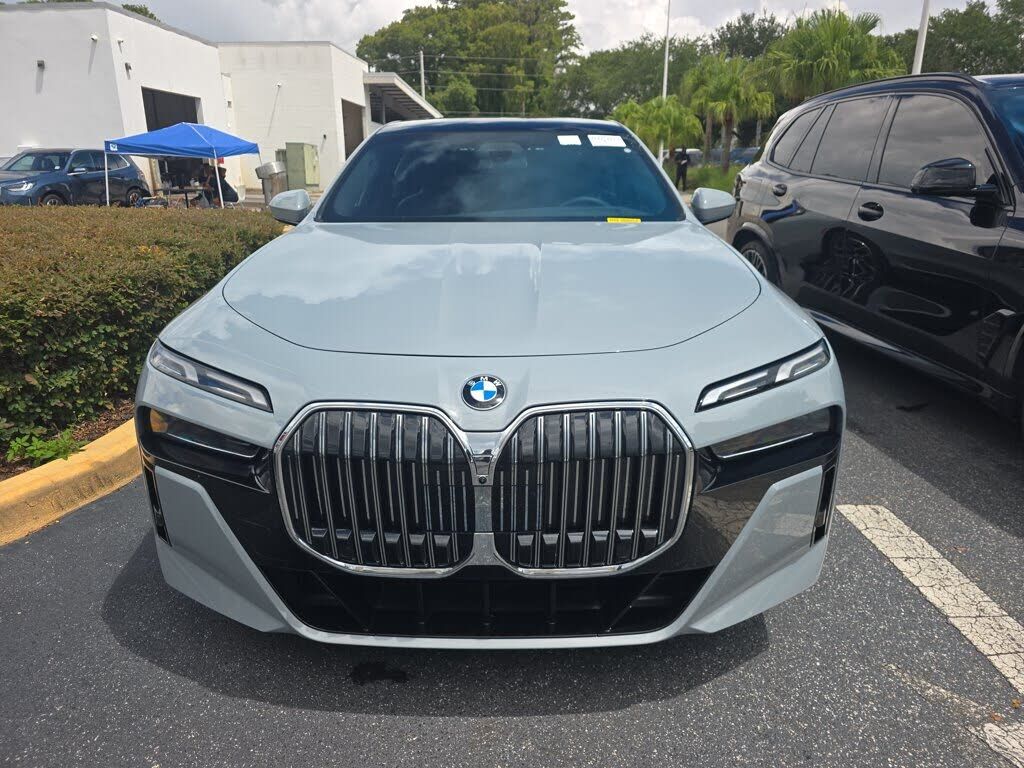 2026 BMW 740i
