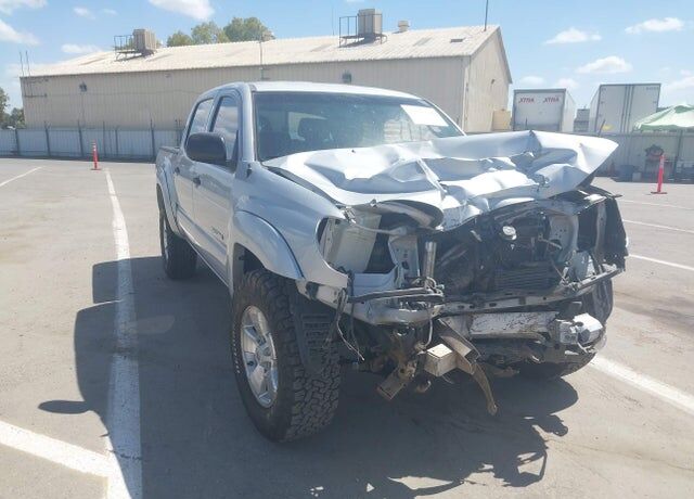 2011 TOYOTA Tacoma