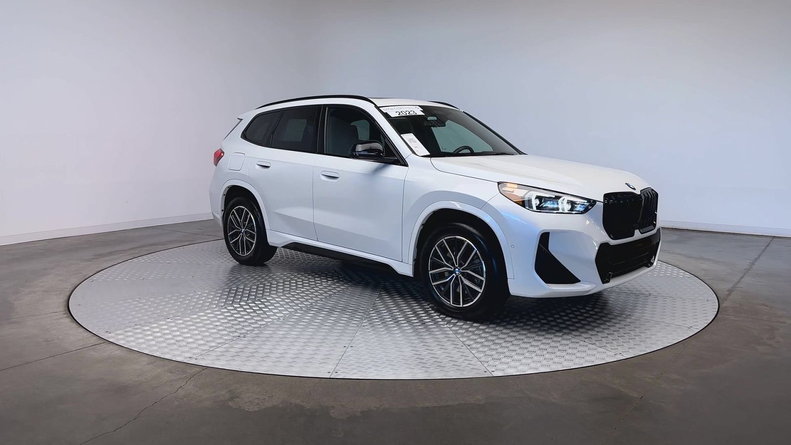 2023 BMW X1