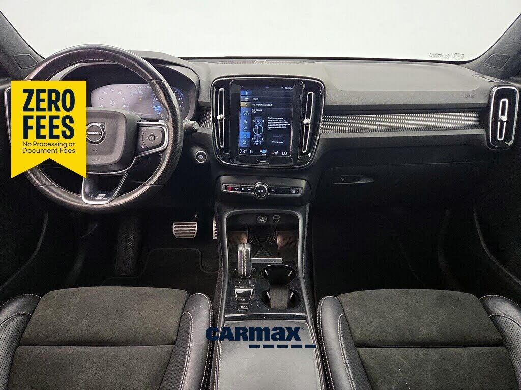 2019 VOLVO XC40