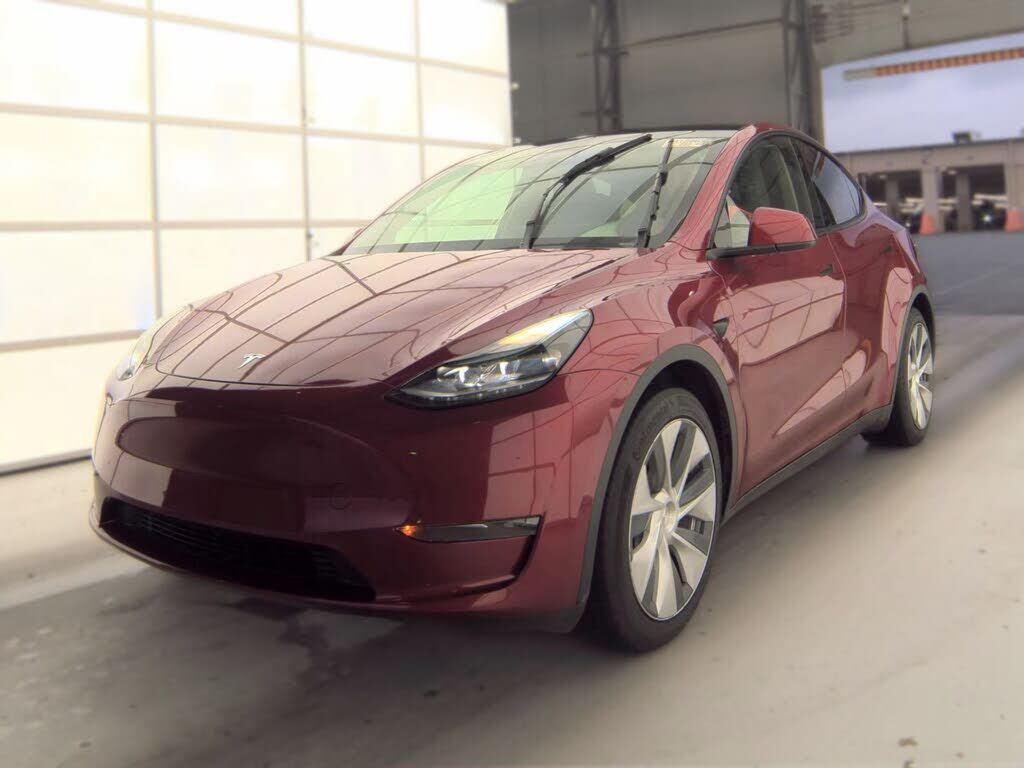 2024 TESLA Model Y