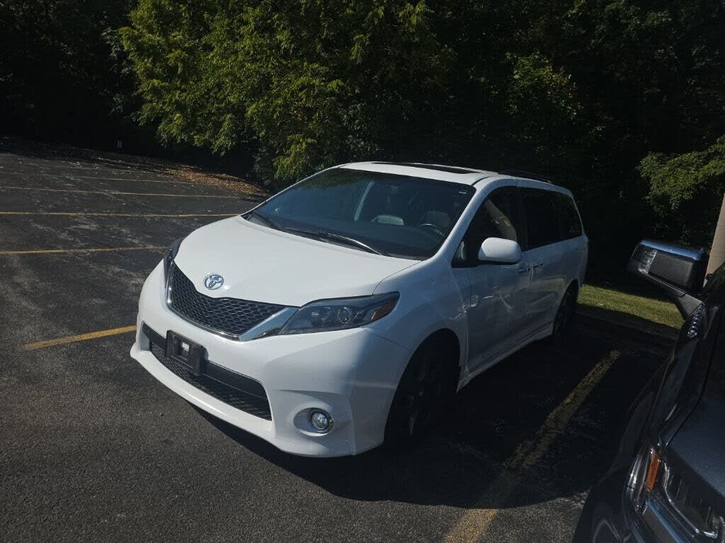 2017 TOYOTA Sienna