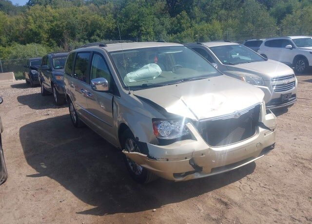 2010 CHRYSLER Town and Country