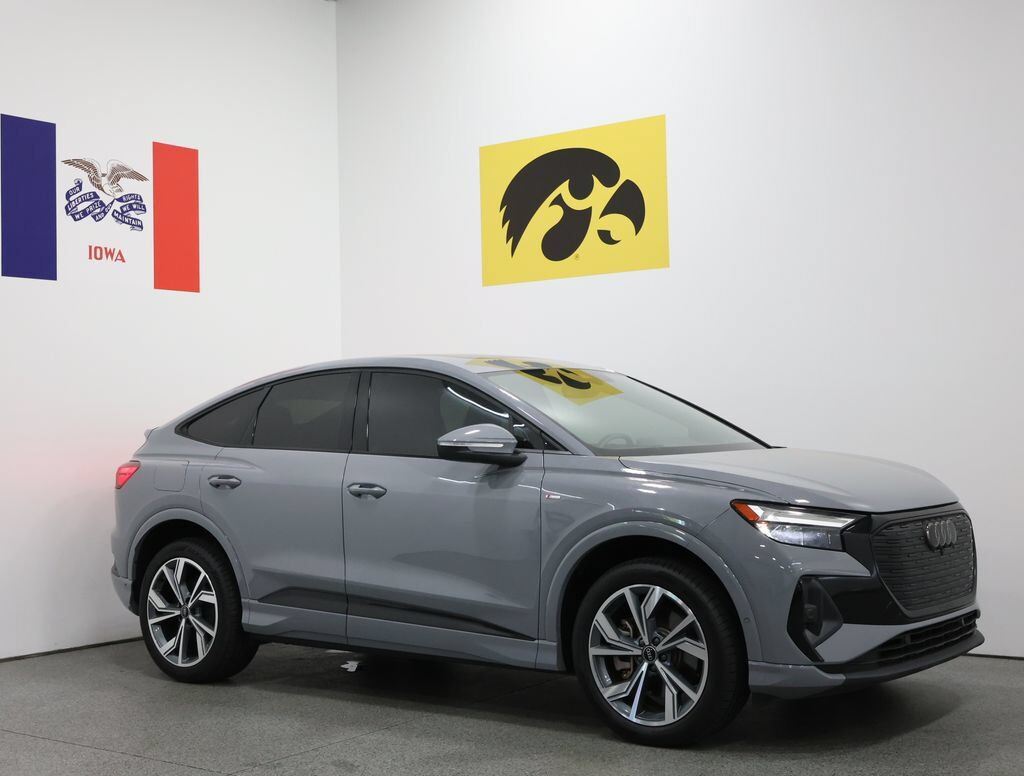 2023 AUDI Q4
