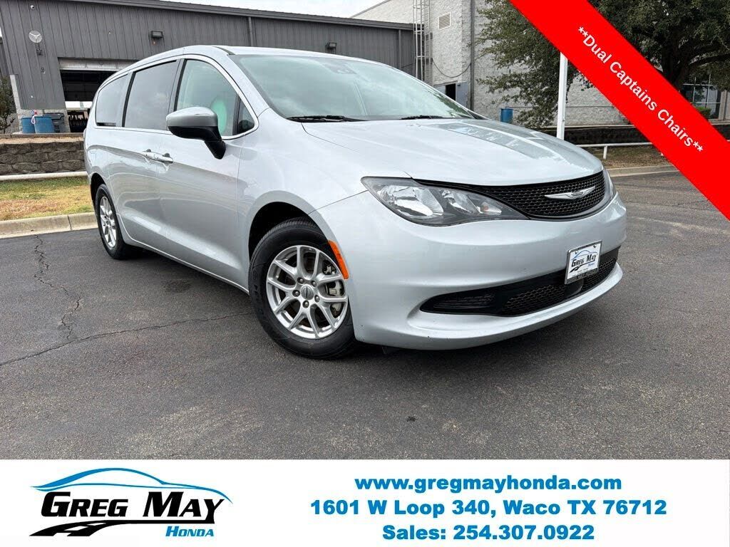 2023 CHRYSLER Voyager