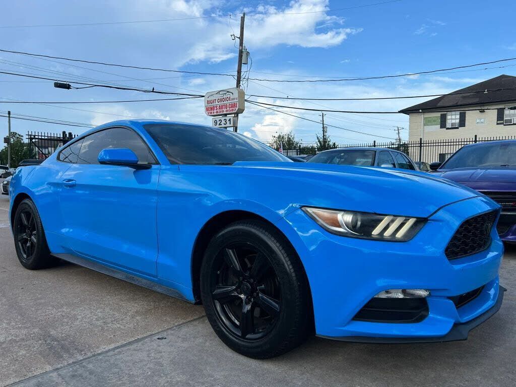 2017 FORD Mustang