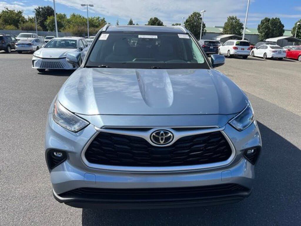 2023 TOYOTA Highlander
