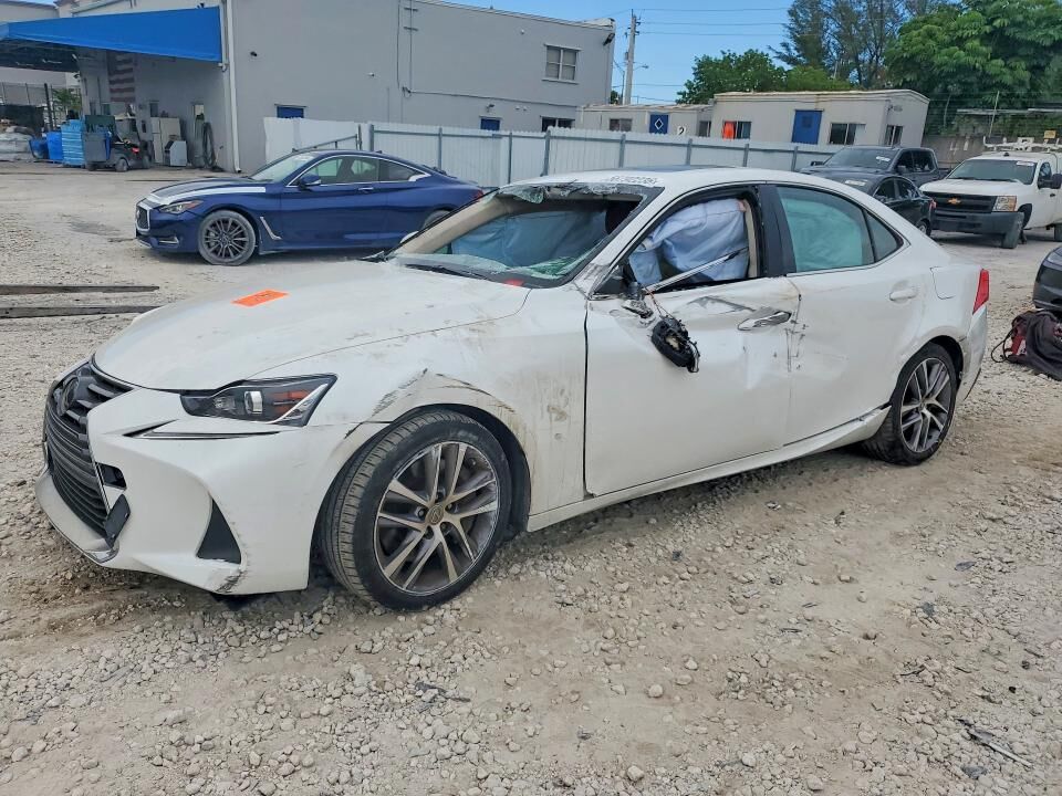 2019 LEXUS IS