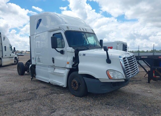 2015 FREIGHTLINER Cascadia