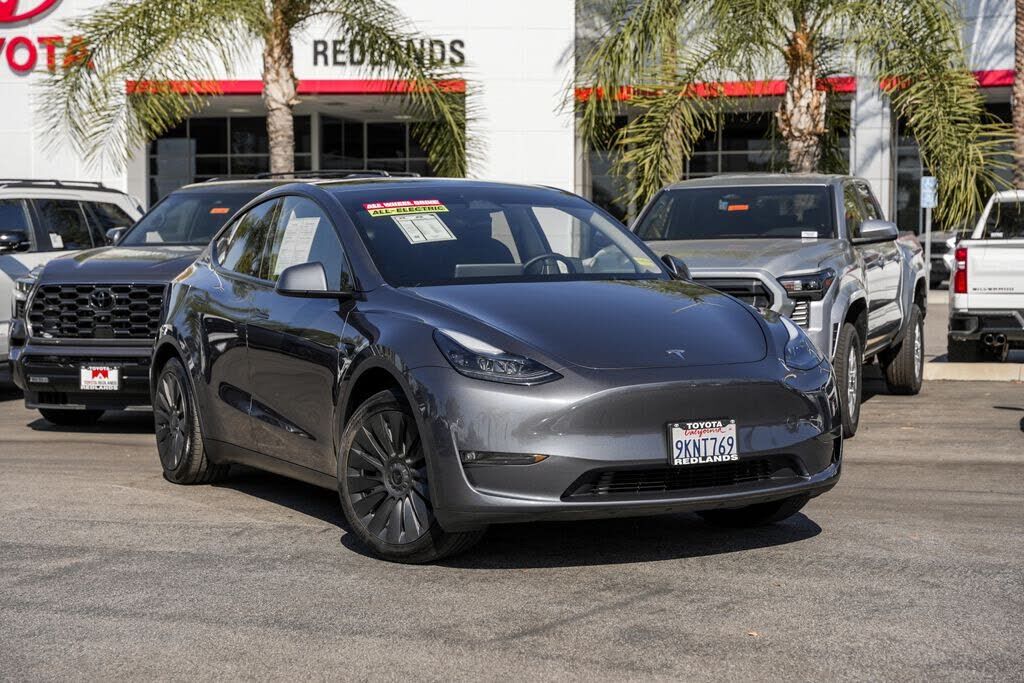 2023 TESLA Model Y