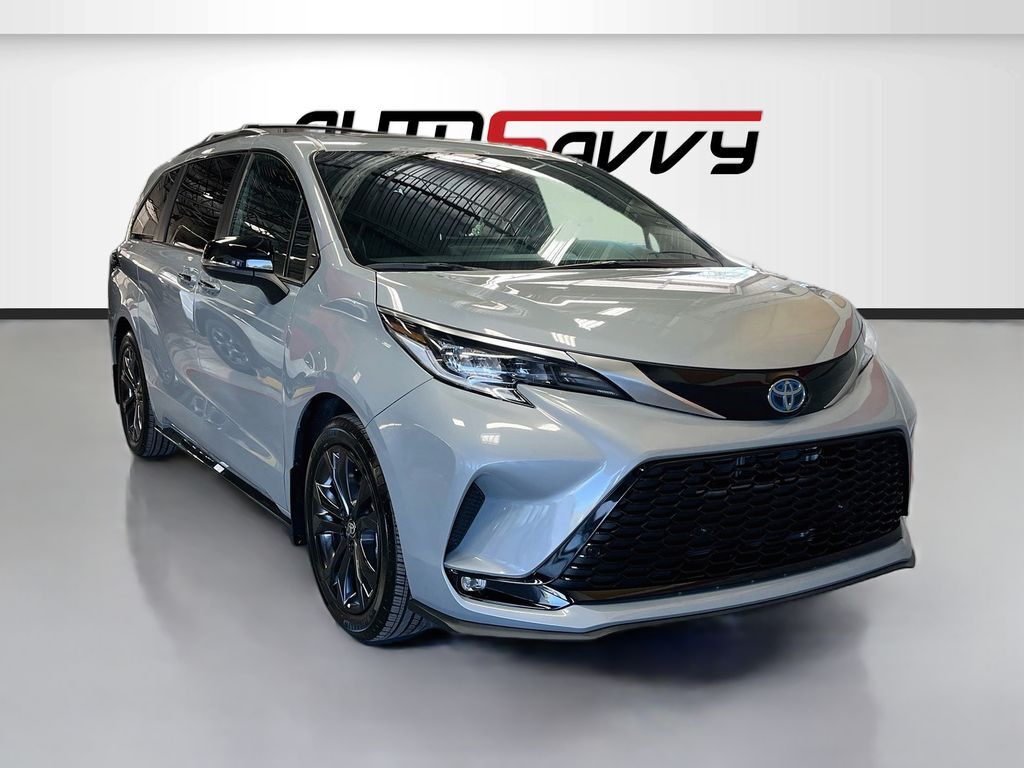 2025 TOYOTA Sienna