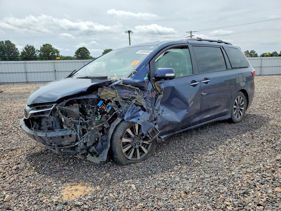 2018 TOYOTA Sienna