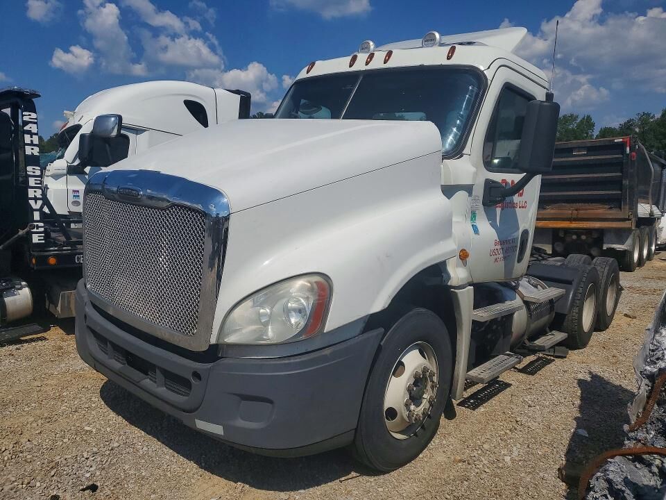 2013 FREIGHTLINER Cascadia