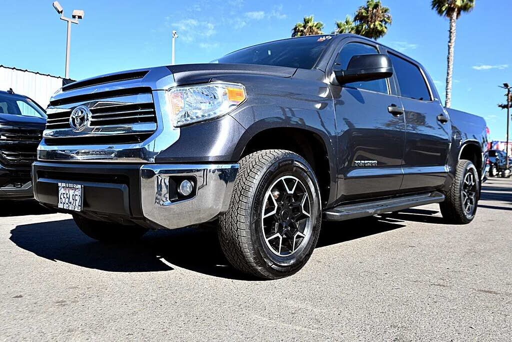 2017 TOYOTA Tundra