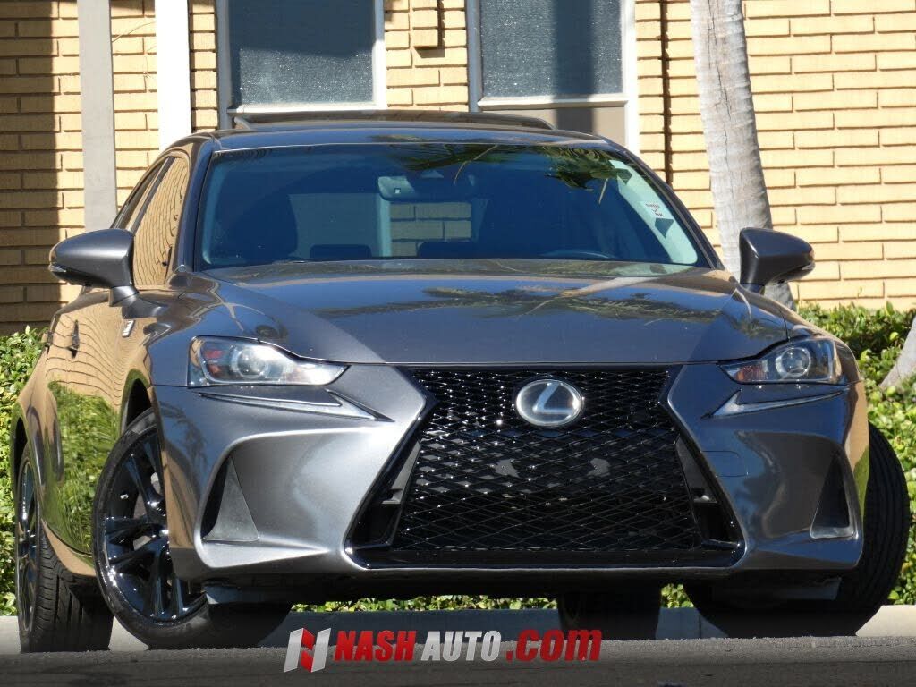 2019 LEXUS IS