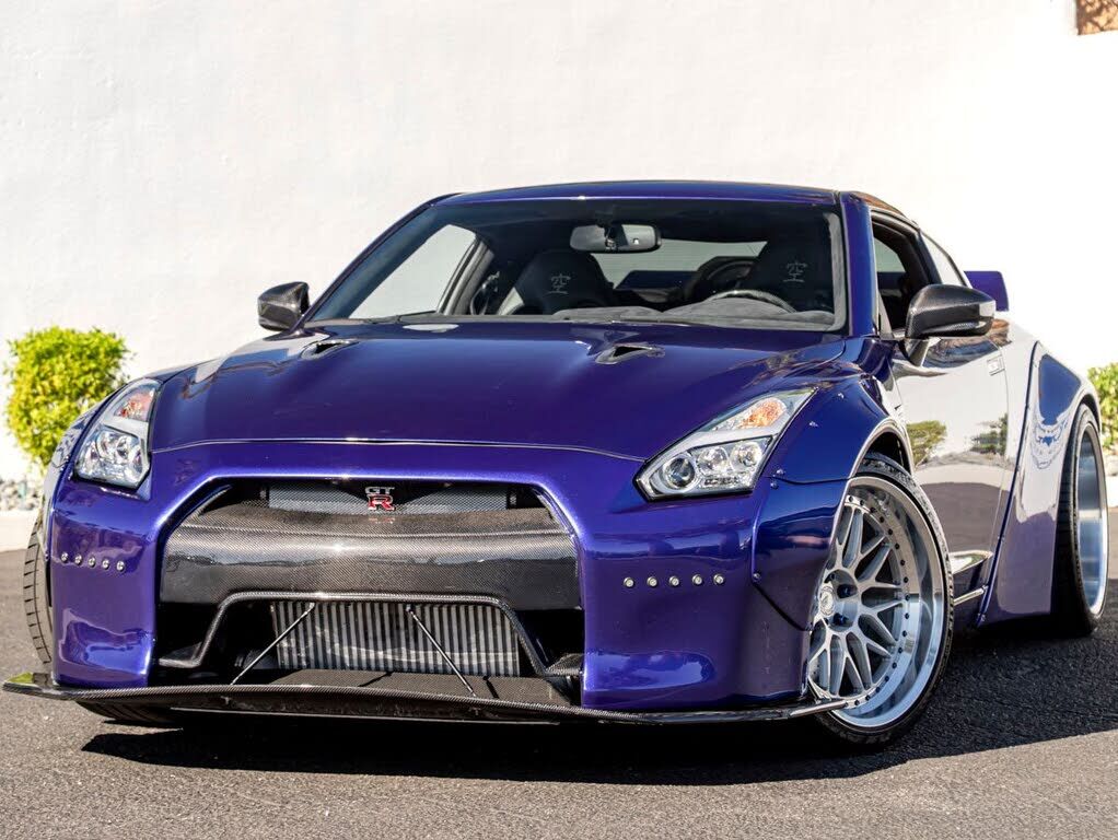 2013 NISSAN GT-R