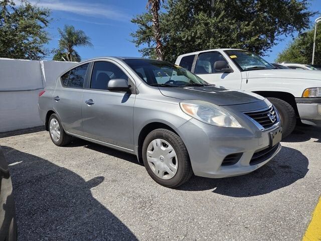 2012 NISSAN Versa