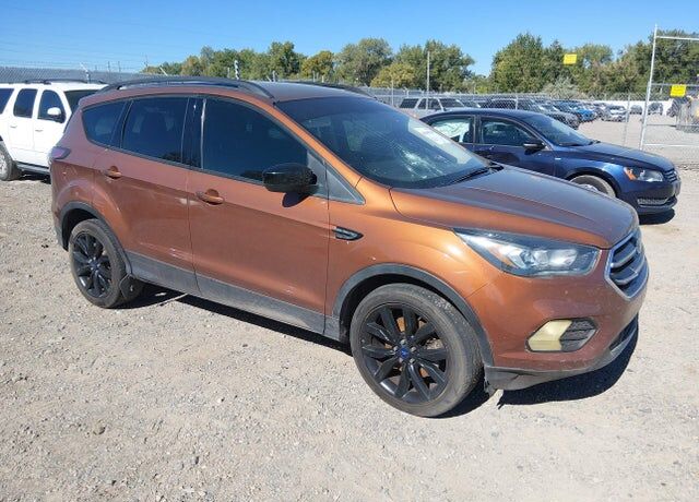 2017 FORD Escape