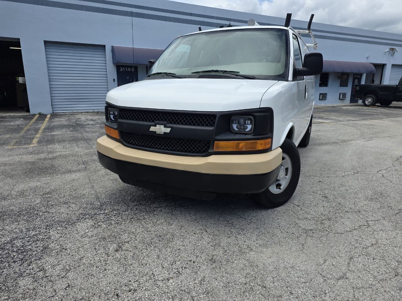 2011 CHEVROLET Express