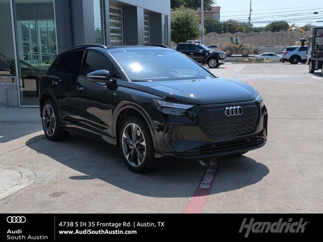 2023 AUDI Q4