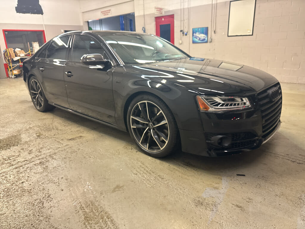 2017 AUDI S8