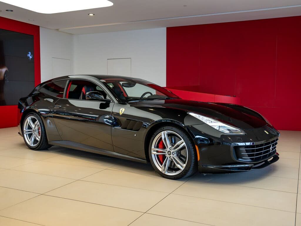 2017 FERRARI GTC4Lusso