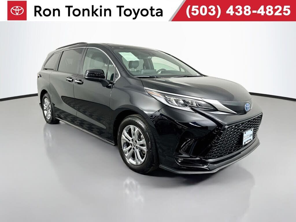 2023 TOYOTA Sienna