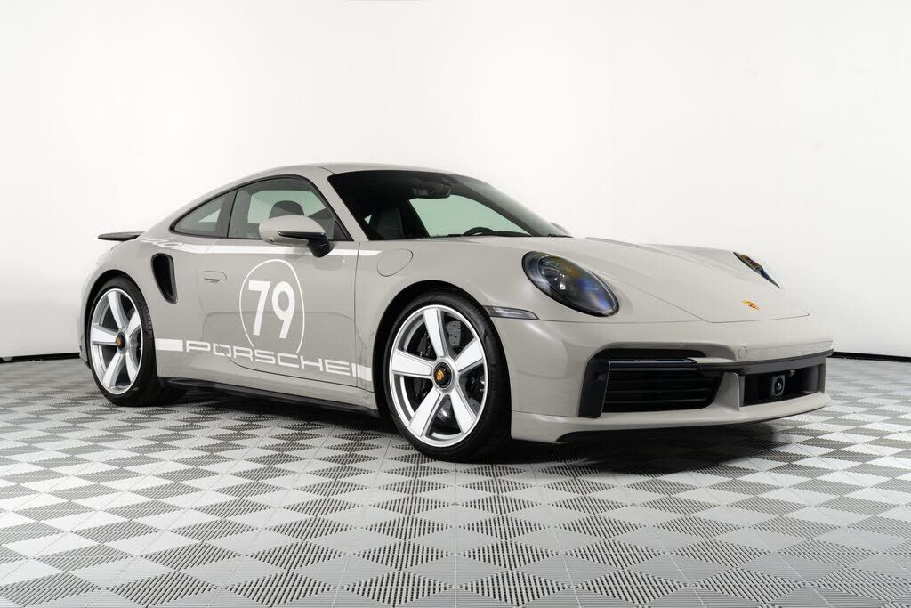 2025 PORSCHE 911