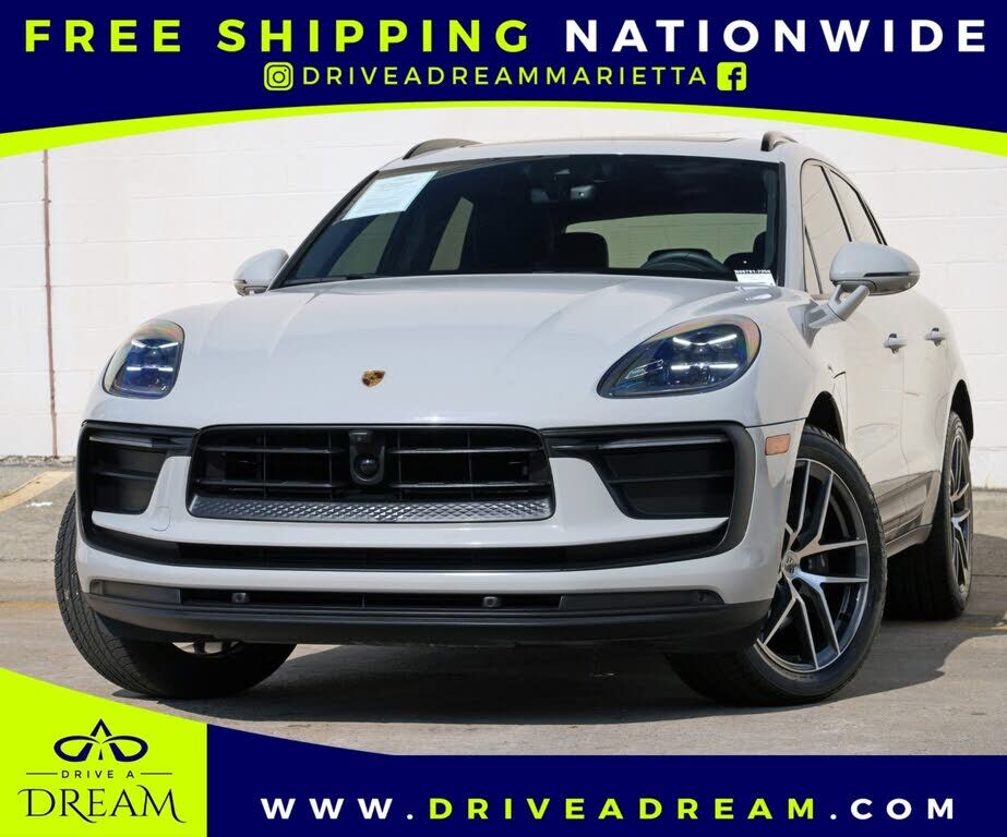 2025 PORSCHE Macan