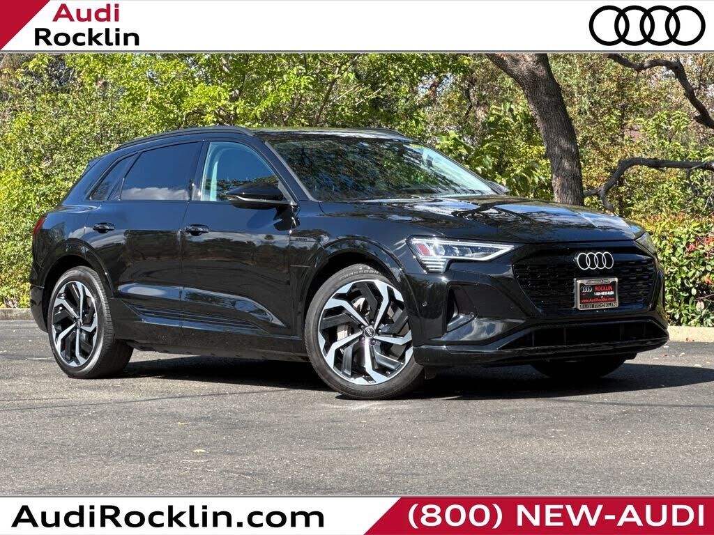 2024 AUDI Q8